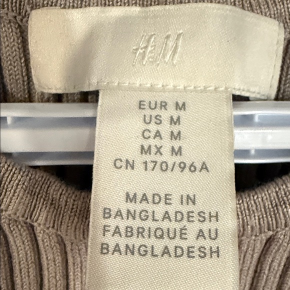 🔥H&M Beige Ribbed Tank Top - Picture 2 of 2